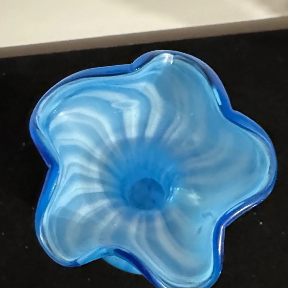 Vintage 1950s 6 inch hand blown glass blue vase with double handles